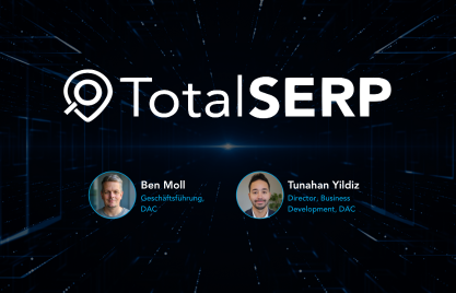 Je ne sais pas qui sont les personnes sur l'image. Image montrant le logo "TotalSERP" avec les noms Ben Moll et Tunahan Yildiz, ainsi que leurs titres professionnels respectifs.